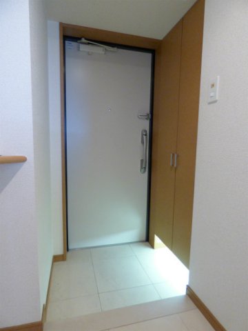 玄関　※写真と異なる場合現状優先。