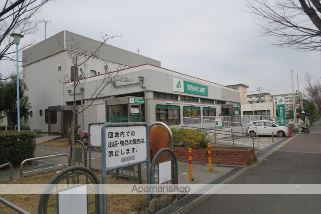 銀行　関西みらい銀行　鶴山台出張所（銀行）まで422m