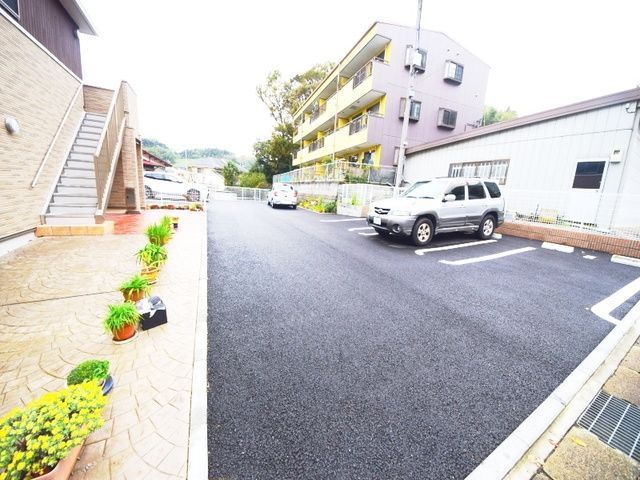 駐車場　★敷地内駐車場完備★