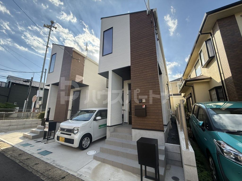 建物外観　駐車場