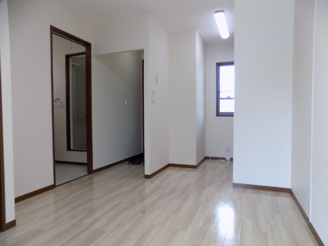 居室・リビング　※　同タイプのお部屋の写真です。