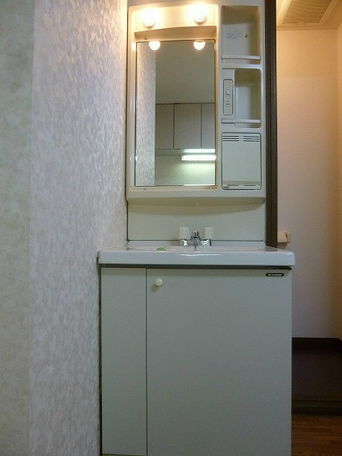 洗面設備　写真は103号室です