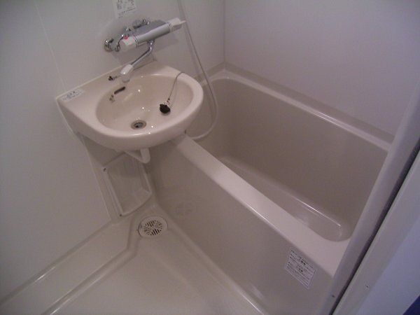 バス・シャワールーム　別部屋参考写真