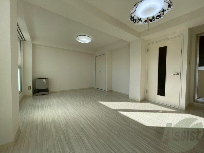 居室・リビング　広くてキレイなお部屋が広がっていて、充実した生活が送れそう。