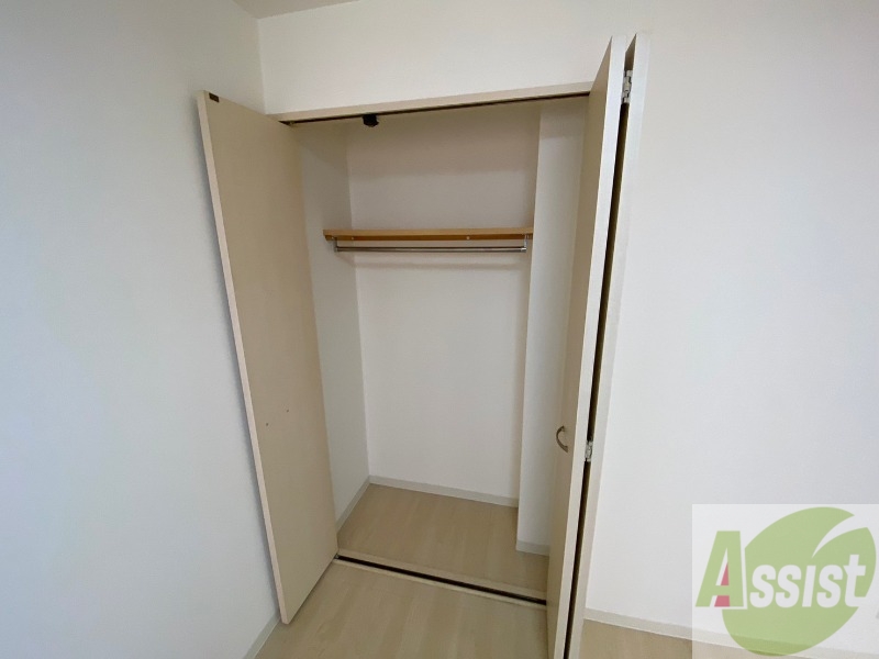 収納　寝室の収納です。部屋がすっきり片付きます。