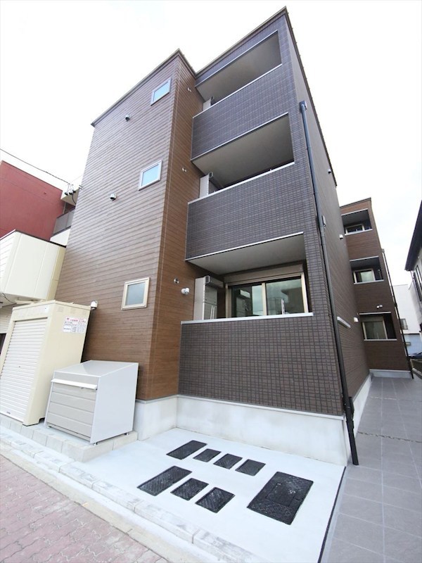建物外観　外観　オートロック付　宅配ＢＯＸ有り