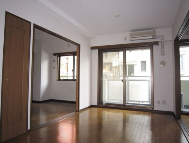 居室・リビング　居間です
