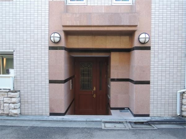 エントランス　ゆとりのあるエントランスです