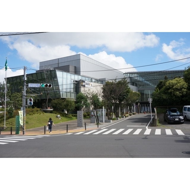 図書館　千葉市中央図書館（図書館）まで750m