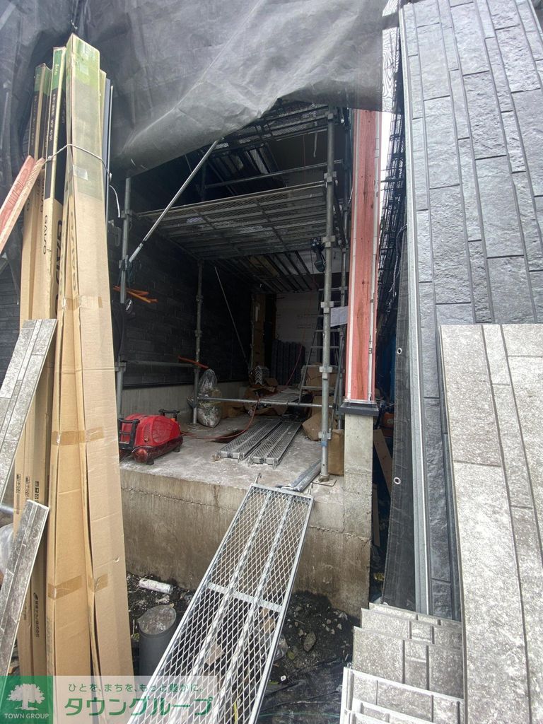 エントランス　駐車場
