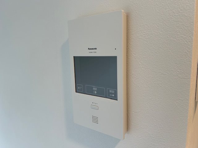 セキュリティ　※同建物の別のお部屋の写真です。