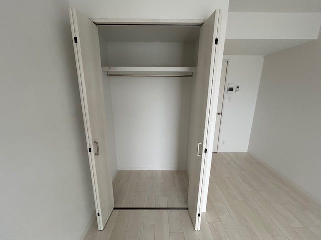 収納　※同建物の別のお部屋の写真です。