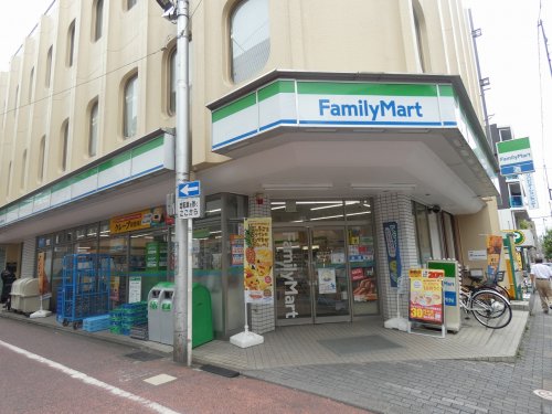 コンビニ　ファミリーマート（コンビニ）まで153m