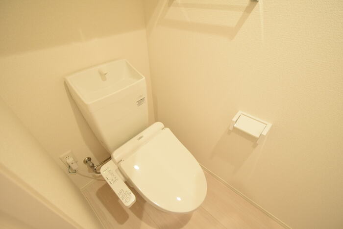 トイレ　同物件別部屋写真