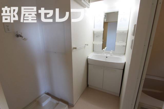 洗面設備　朝シャン対応のシャンプードレッサーです