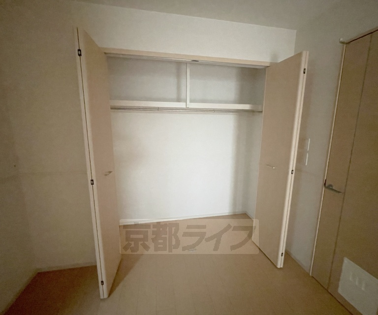 玄関　１０３号室写真です