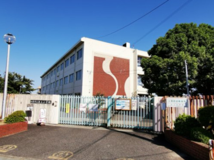 小学校　和泉市立池上小学校（小学校）まで483m