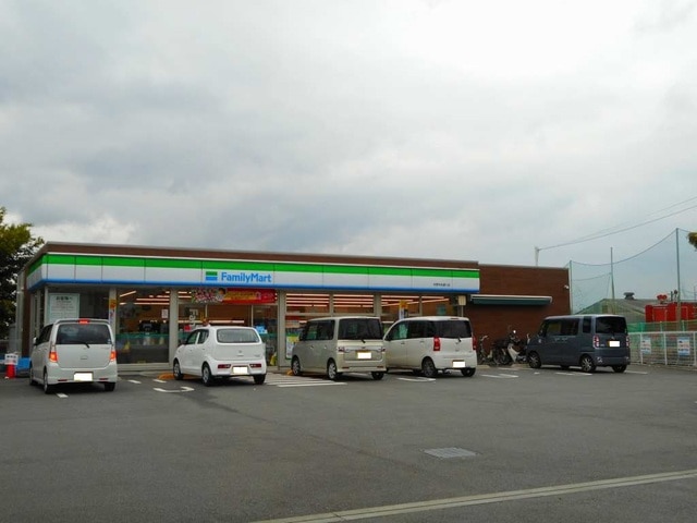 コンビニ　ファミリーマート 中野中央通り店（コンビニ）まで615m
