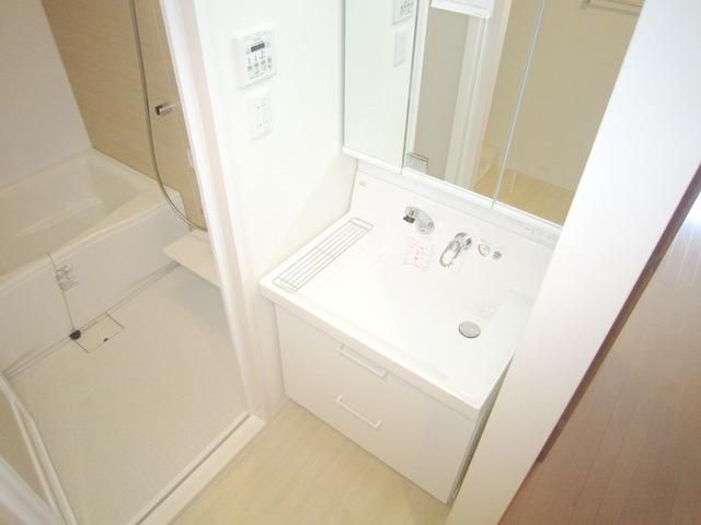洗面設備　★分譲仕様の高級感のある洗面台です★