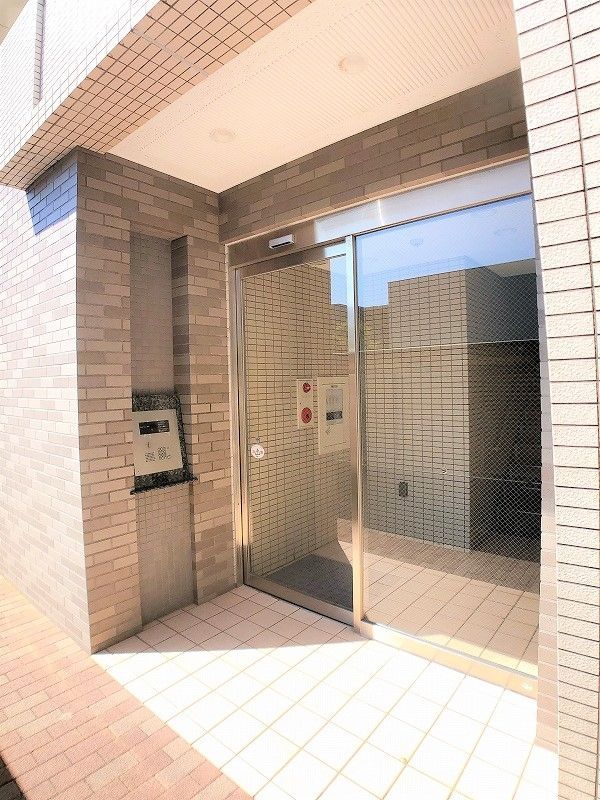 エントランス　エントランス