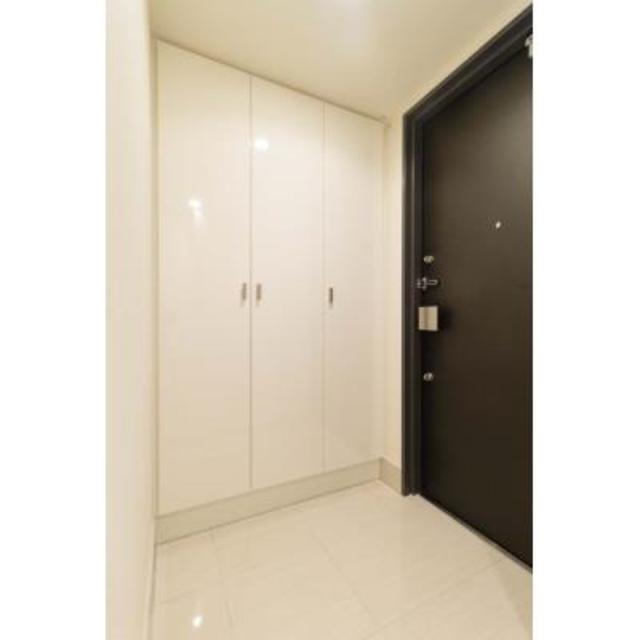 玄関　※写真は同タイプ住戸です。