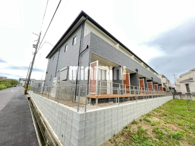 建物外観　バルコニー側外観