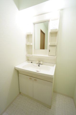 洗面設備　※同物件、同タイプの写真になります。