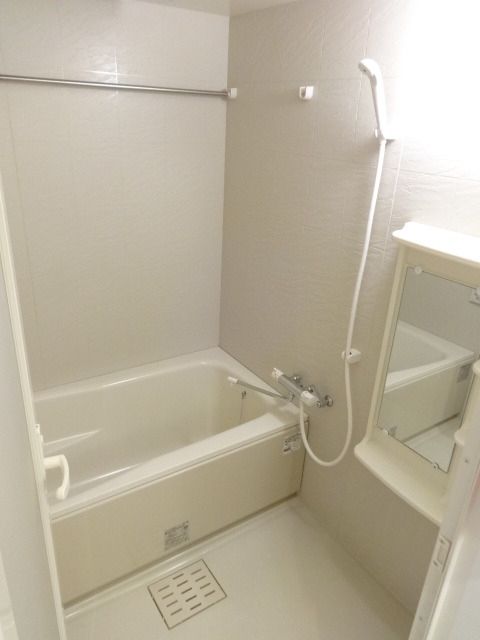 バス・シャワールーム　★★追い焚き機能付★★