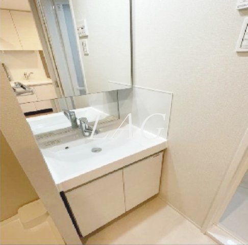 洗面設備　独立洗面台です。