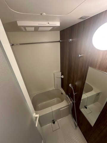 バス・シャワールーム　コンパクトで使いやすいお風呂です