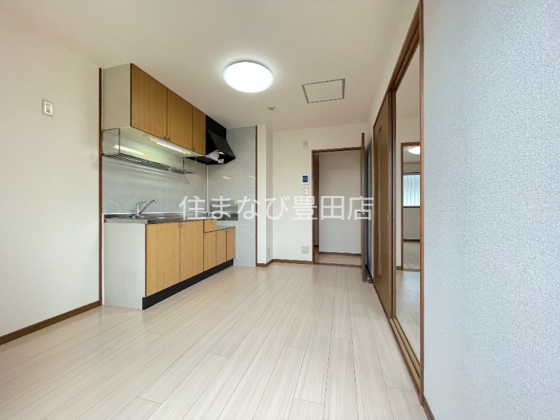 居室・リビング　同型別部屋写真