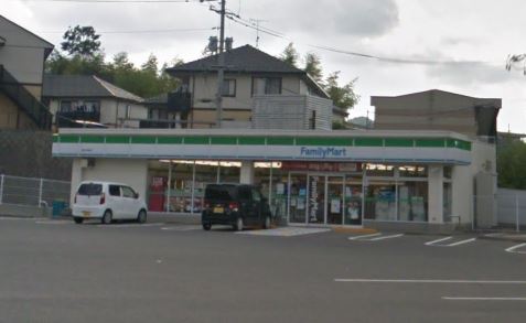 コンビニ　ファミリーマート 焼山中央店（コンビニ）まで499m