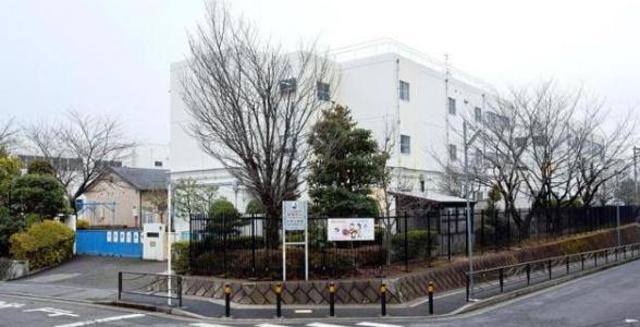 小学校　川崎市立片平小学校（小学校）まで604m
