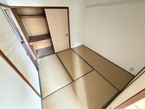 収納　※別部屋の写真です。