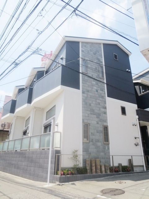 建物外観　★オートロック・防犯カメラ完備★