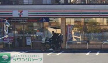 コンビニ　セブンイレブン横浜榎が丘店（コンビニ）まで740m