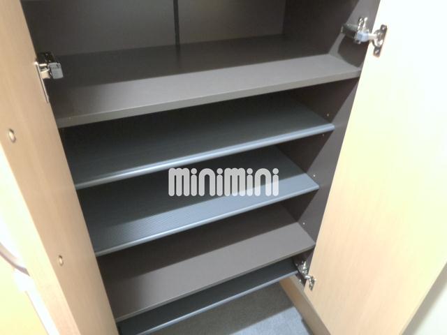 玄関　下駄箱です。