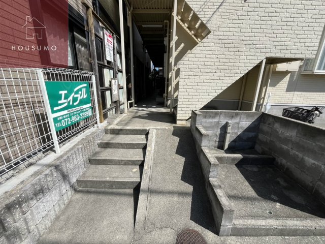 エントランス　落ち着いたエントランスです