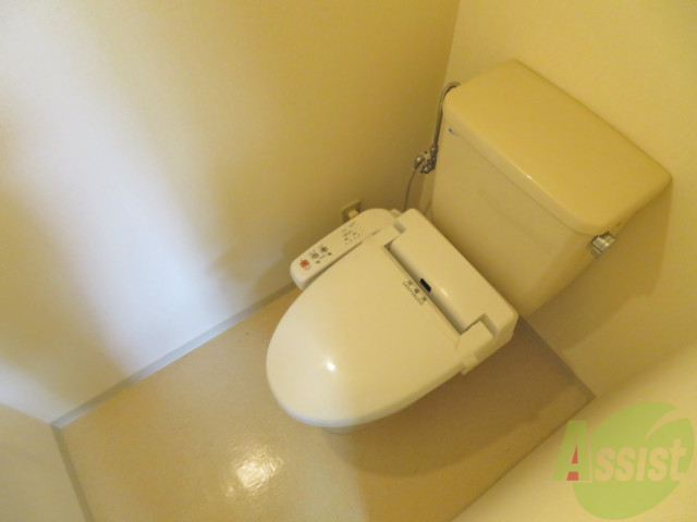 トイレ　ウォシュレット付きのトイレです。シャワートイレは日本の宝。
