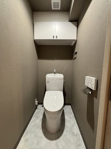 トイレ　※同物件別住戸の写真を参考に掲載しております。