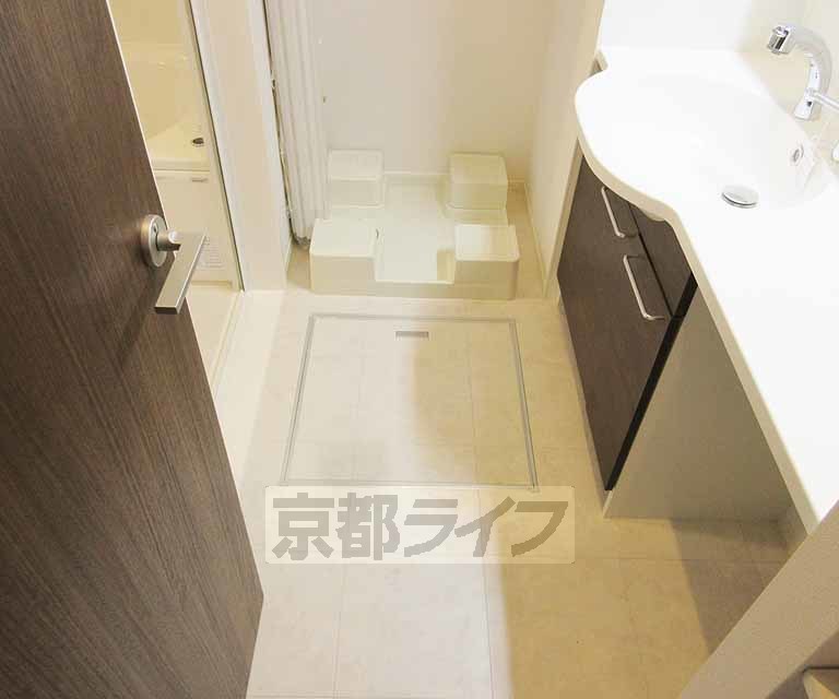 洗面設備　広めの脱衣所