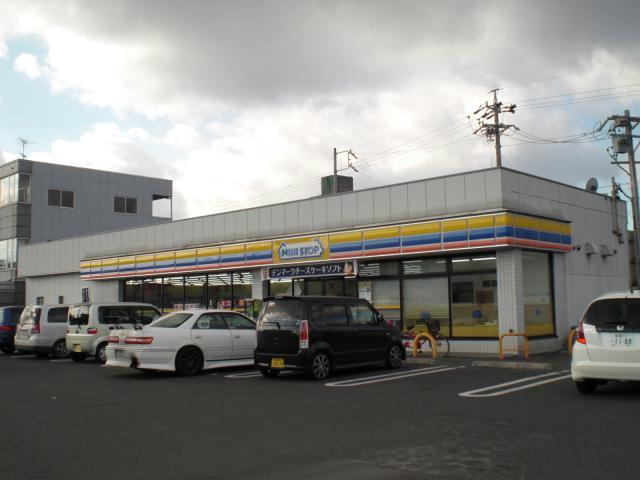 コンビニ　ミニストップ鈴鹿西条店（コンビニ）まで795m