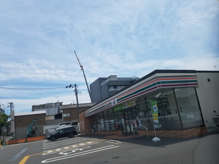 コンビニ　セブンイレブン 高知駅北店（コンビニ）まで397m