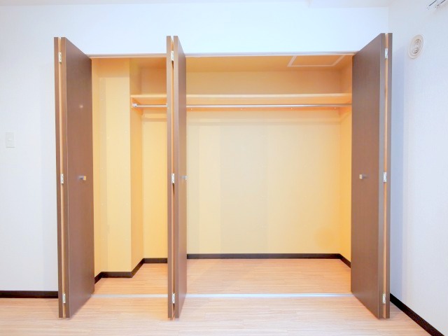 収納　衣類の収納に便利なクローゼットです♪