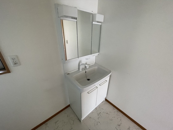 洗面設備　※別部屋の写真です