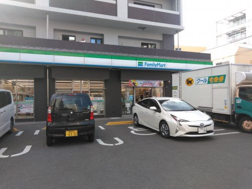 コンビニ　ファミリーマート おやま県庁前店（コンビニ）まで470m