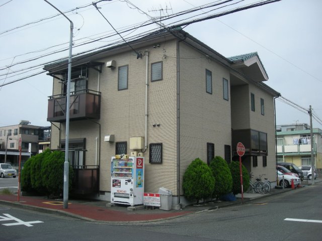 建物外観　FIRST COURT