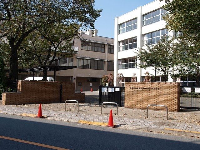 中学校　私立国立音楽大学附属中学校（中学校）まで631m