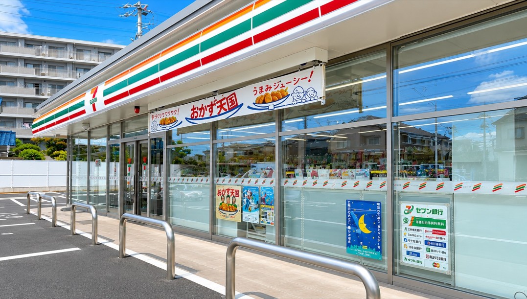 コンビニ　セブンイレブン東大宮4丁目店（コンビニ）まで425m