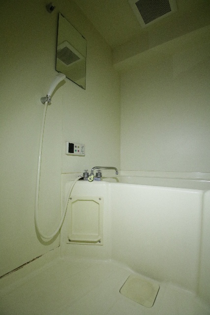 バス・シャワールーム　同建物内別室の写真です。※現況優先